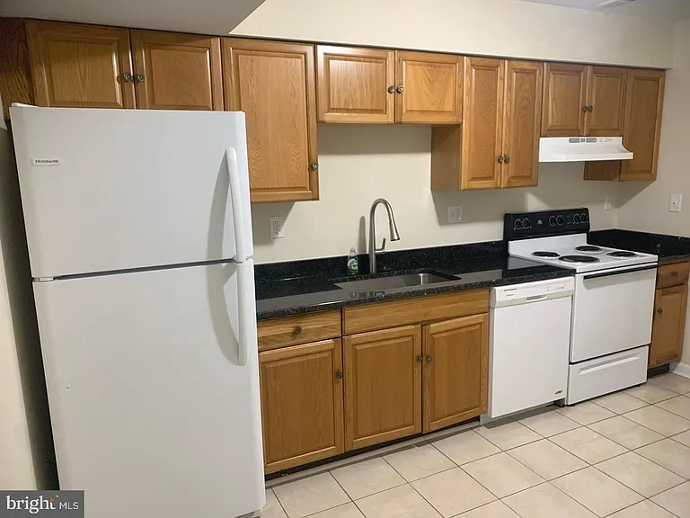 424 Harford St #1 — Photo 4