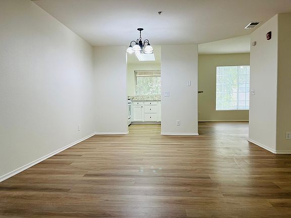 2nd image of 1022 Arcadia Ave Unit B