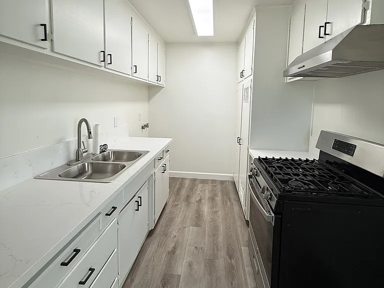 4555 Davis St #2 — Photo 5
