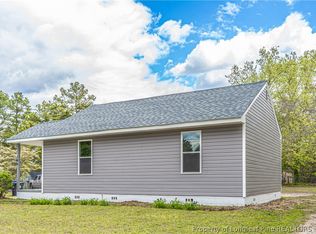 706 N Saunders St, Raeford, NC 28376