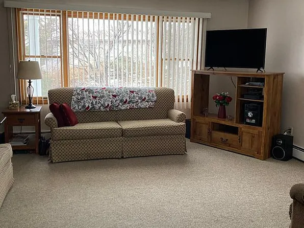 806 School St, Moosic, PA 18507