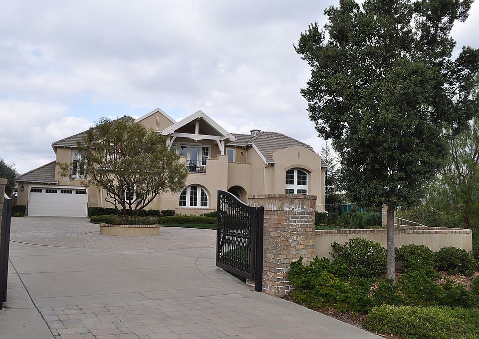 1st image of 15246 Maple Grove Ln