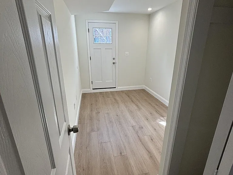 325 V St NE #1 — Photo 12