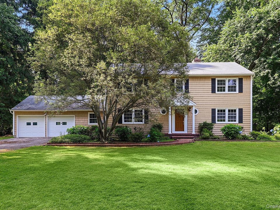 1st image of 10 Hawthorne Way
