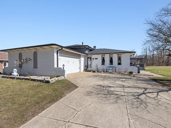 9129 Vigo St, Crown Point, IN 46307