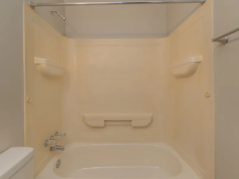 821 Forsythe St — Photo 15