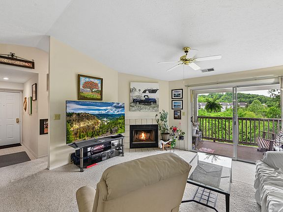 2nd image of 40 Creekwood Dr Unit 12