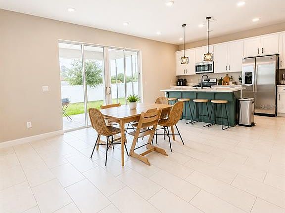 5th image of 560 Summit River Dr