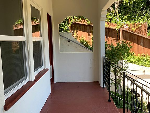 5th image of 2151 Valentine St