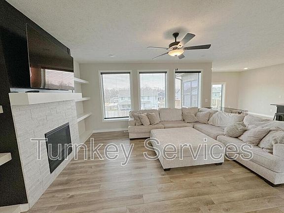 3rd image of 13812 S 52nd St