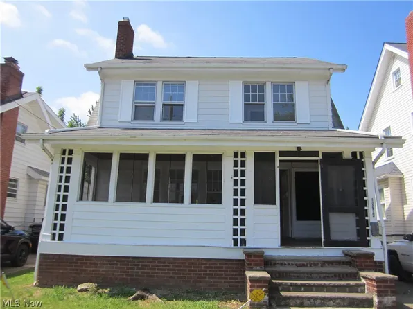 18214 Windward Rd, Cleveland, OH 44119