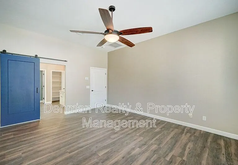 1357 N Drexel — Photo 17