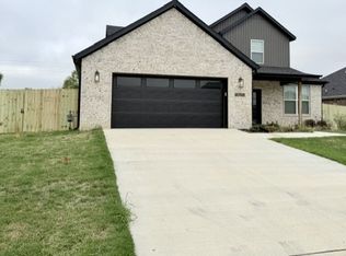 4750 Cowboy St, Springdale, AR 72762