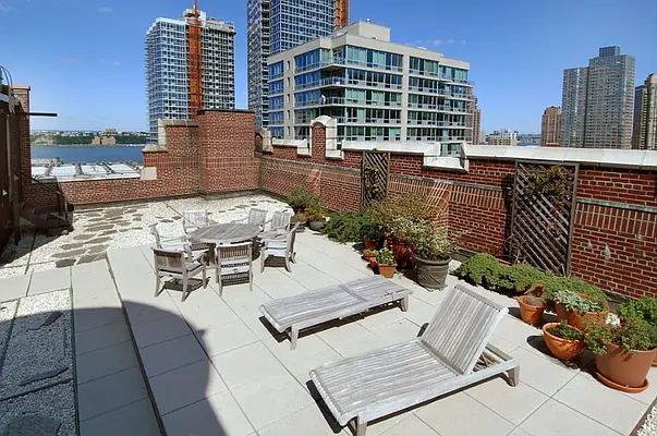 Rented by Demsker Realty | media 5