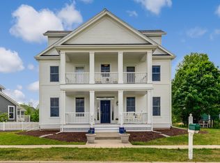 860 Blazing Star Rd, Grayslake, IL 60030