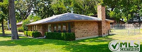 4th image of 319 Oakwood Dr