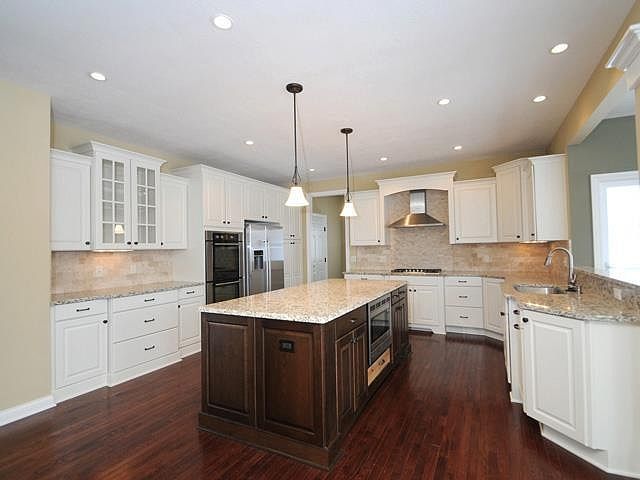 2nd image of 4897 Lake Charles Dr