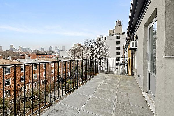 1st image of 179 Sackett St #4