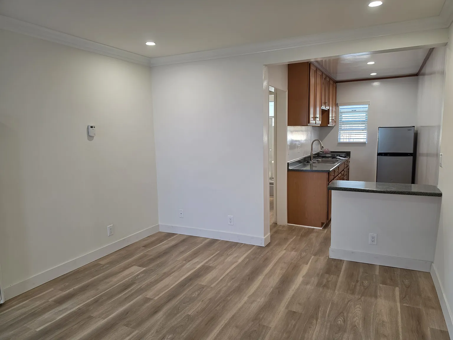 Studio, 400 sqft, $1,795 — Photo 2