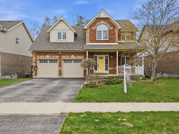 17 Armeda Clow Cres, Essa, ON L3W 0H7