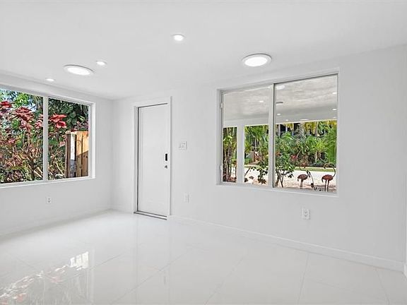 2nd image of 2201 NE 9th Ave #3