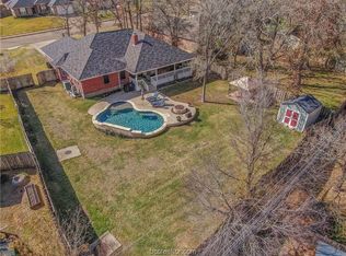 2313 N Pioneer Trl, Bryan, TX 77808