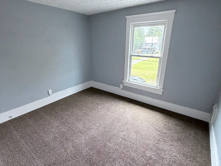 919 Troy Pl NW — Photo 10