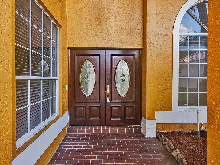 10902 Tamoron Ln — Photo 4
