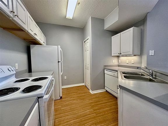 5th image of 5578 Metrowest Blvd #1-302