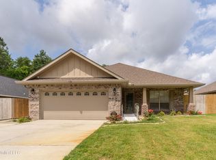 10455 Roundhill Dr, Gulfport, MS 39503