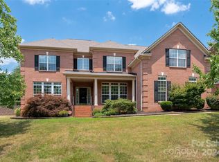 805 Carisbrooke Ln, Waxhaw, NC 28173