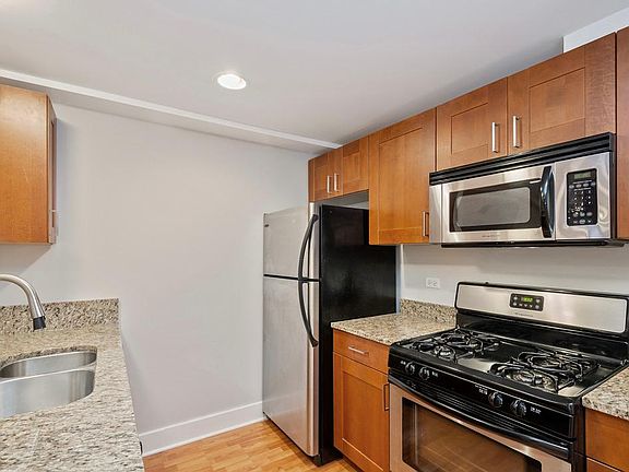 5th image of 1735 W Grace St APT Gw