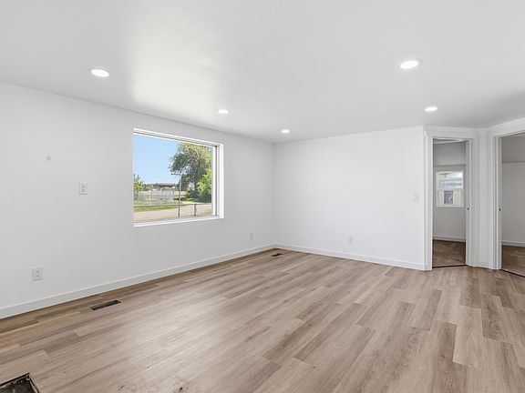 2nd image of 5008 E 5th Ave