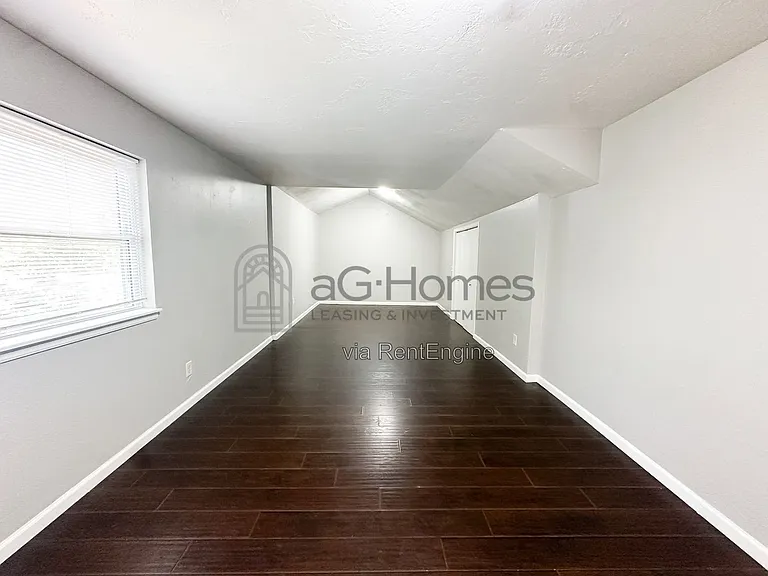 7216 NW 13th St — Photo 11