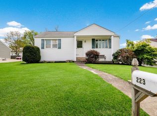 223 Fitzwatertown Rd, Willow Grove, PA 19090