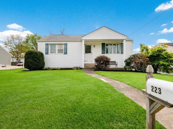 223 Fitzwatertown Rd, Willow Grove, PA 19090