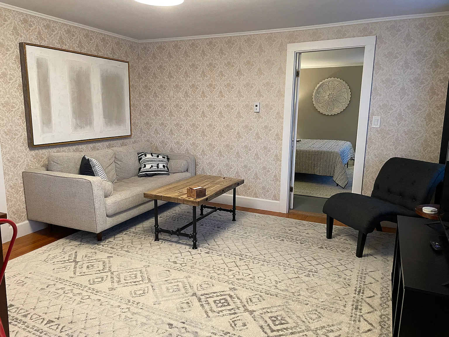 2 bed, 1000 sqft, $2,300 — Photo 1