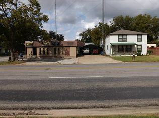 601 E 4th St, Hallettsville, TX 77964