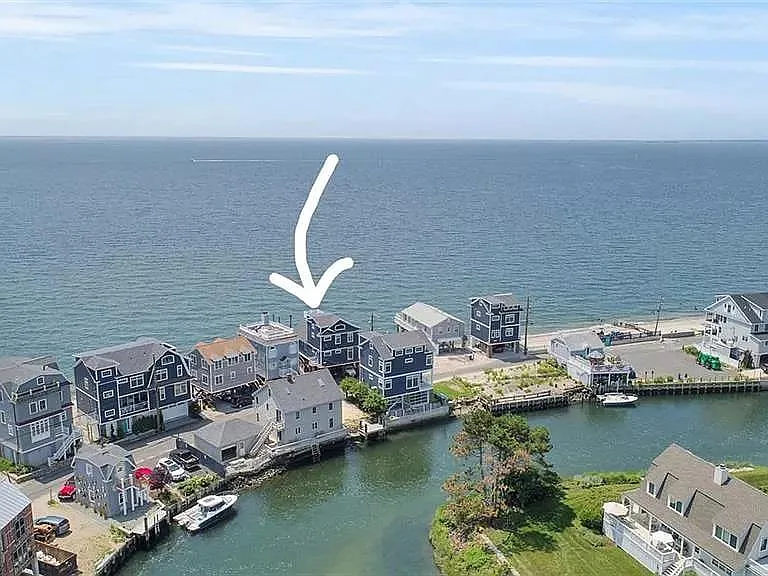 2155 Fairfield Beach Rd — Photo 7