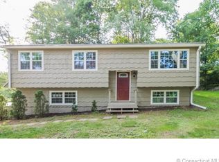 2 Briarcliffe Trl, Old Saybrook, CT 06475