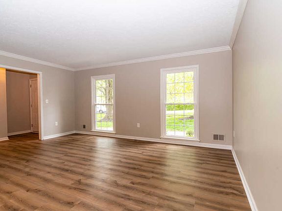 4th image of 3507 Eastside Dr