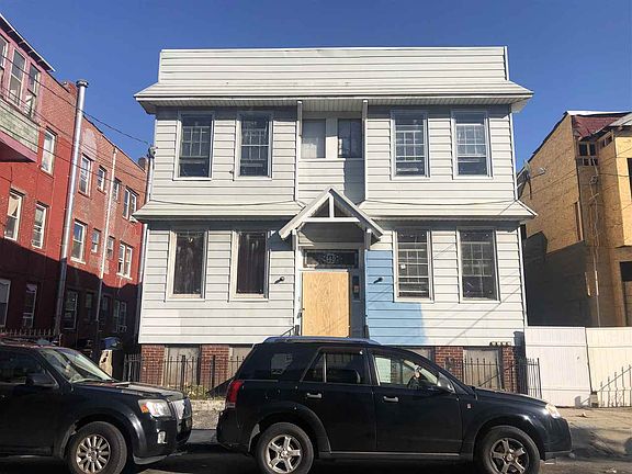 2nd image of 147-149 Parker St