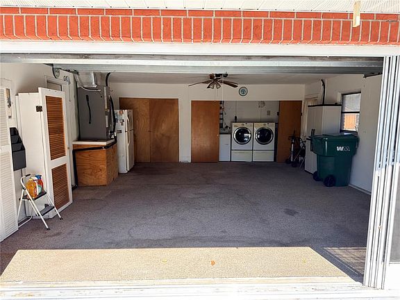 3rd image of 6135 E Oneida St