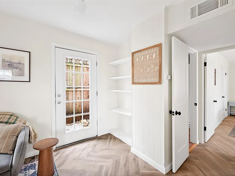1700 Houston St #102 — Photo 9