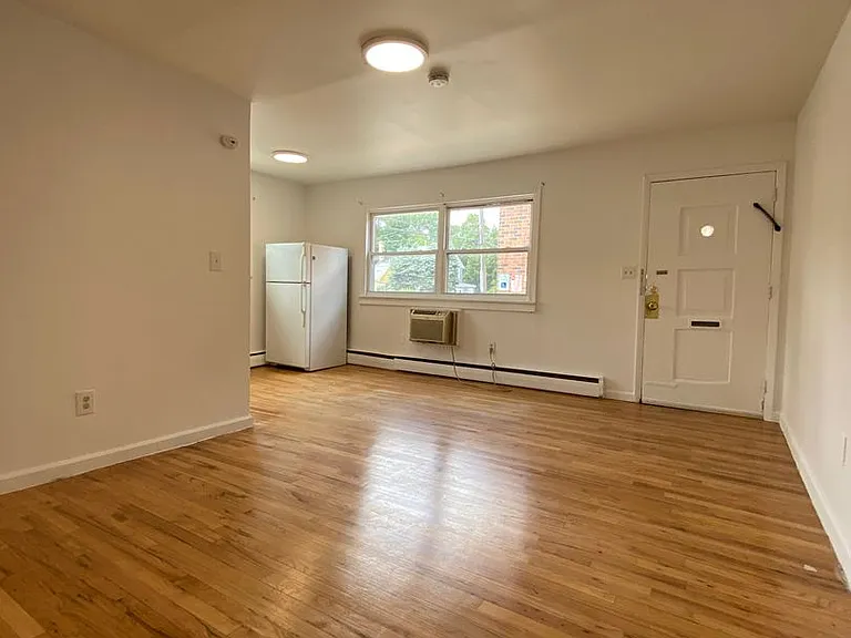 1239 Washington Ave — Photo 7