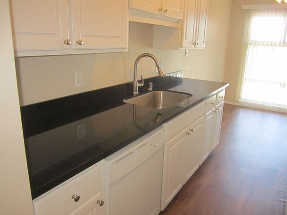 4th image of 4747 Atherton Ave APT 3G