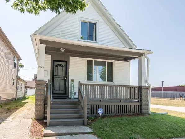 2009 North 15th STREET, Milwaukee, WI 53205