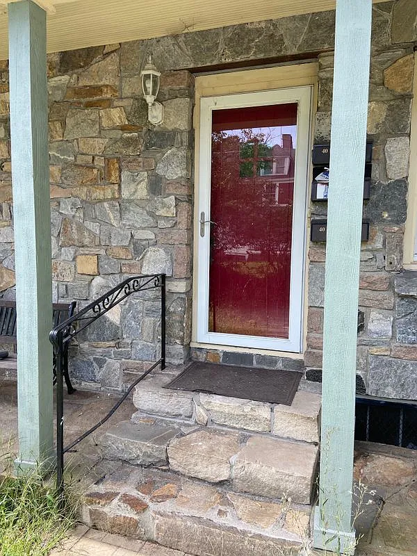 2 bed, 1.0 bath, 800 sqft, $1,700 — Photo 2
