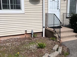 161 Cynthia Ln APT E8, Middletown, CT 06457