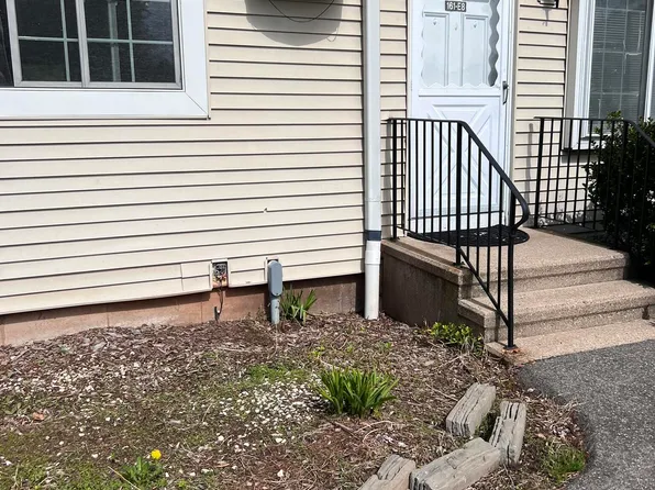 161 Cynthia Lane APT E8, Middletown, CT 06457